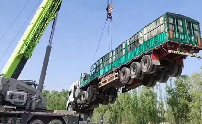 梁河道路脱困救援案例